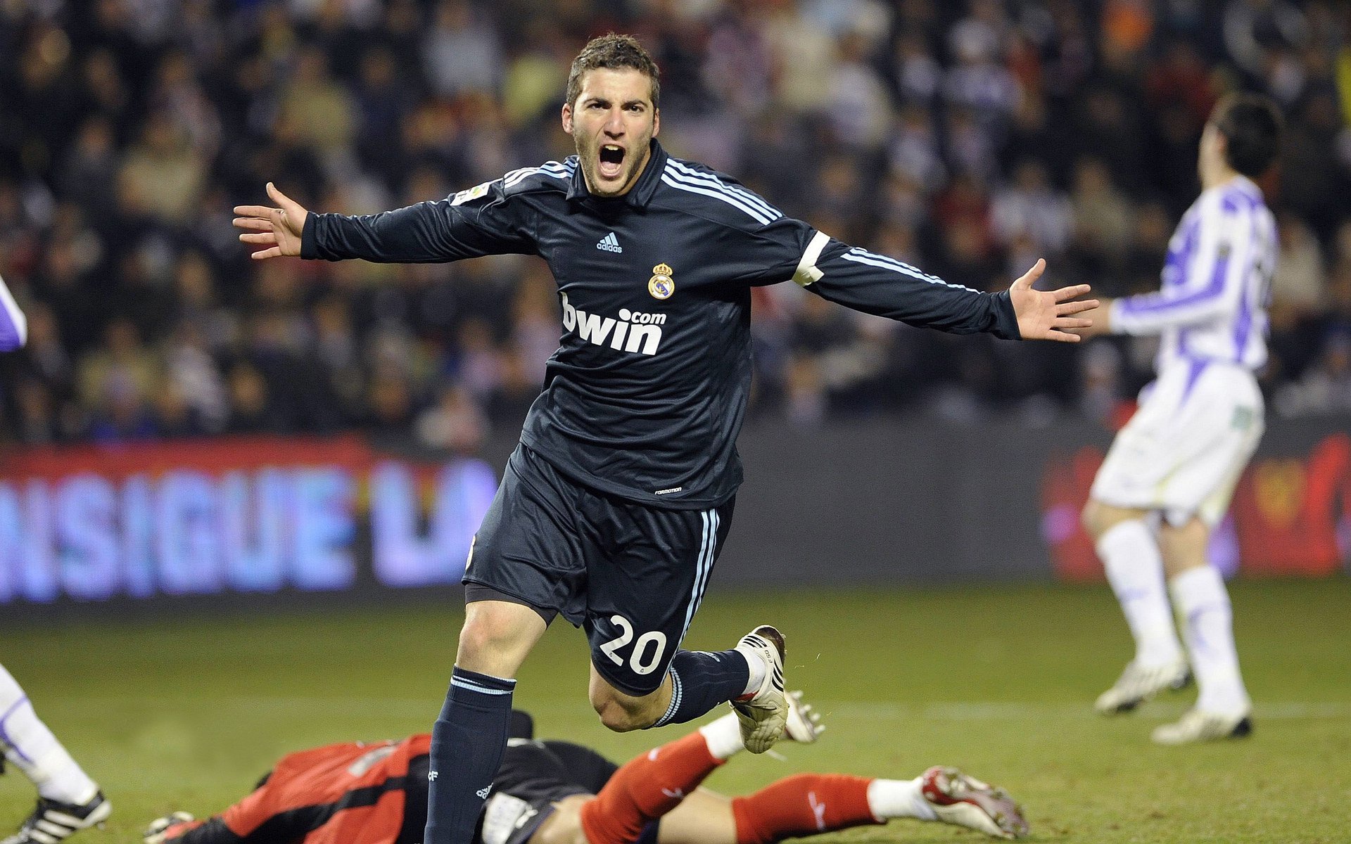 比赛日球迷狂欢最热看点，比赛日球迷狂欢最热看点是什么