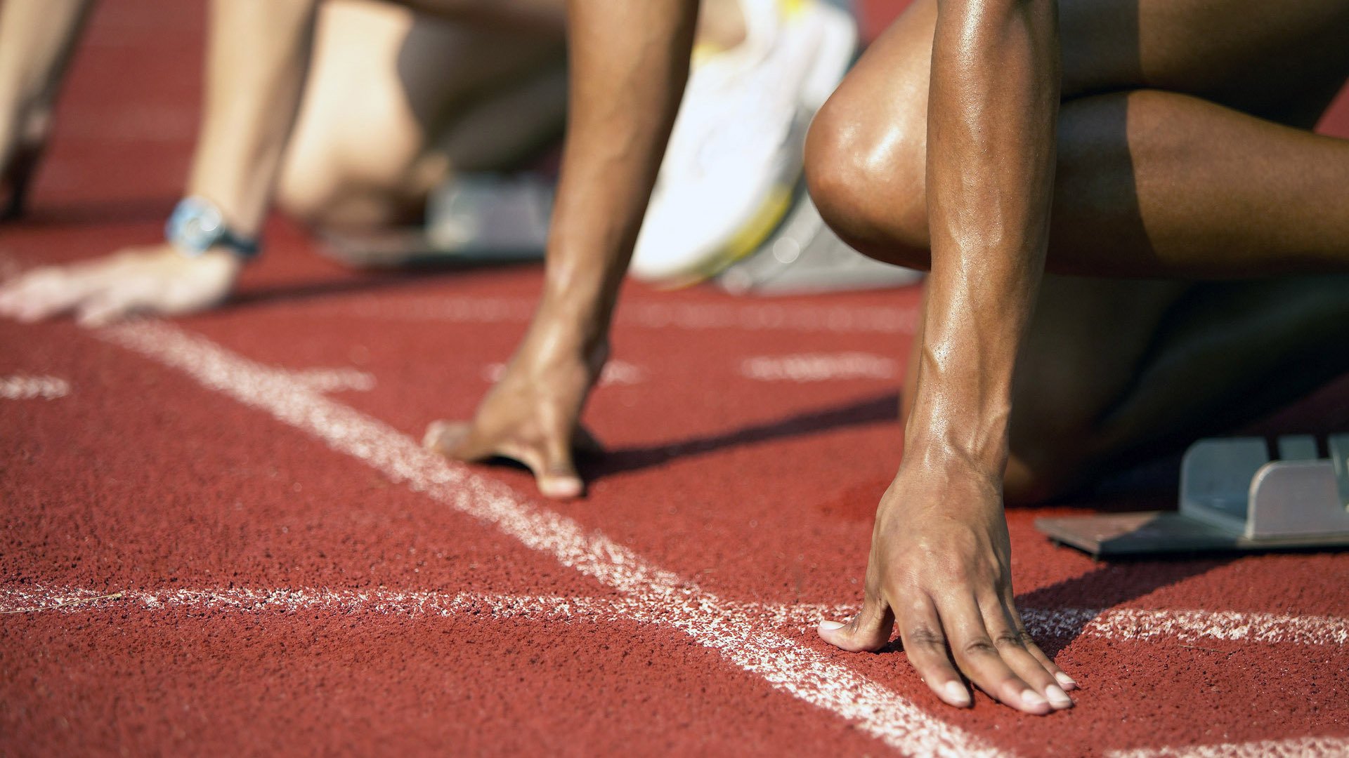 开云网页-田径赛事天气适应性训练成为标配，田径温度